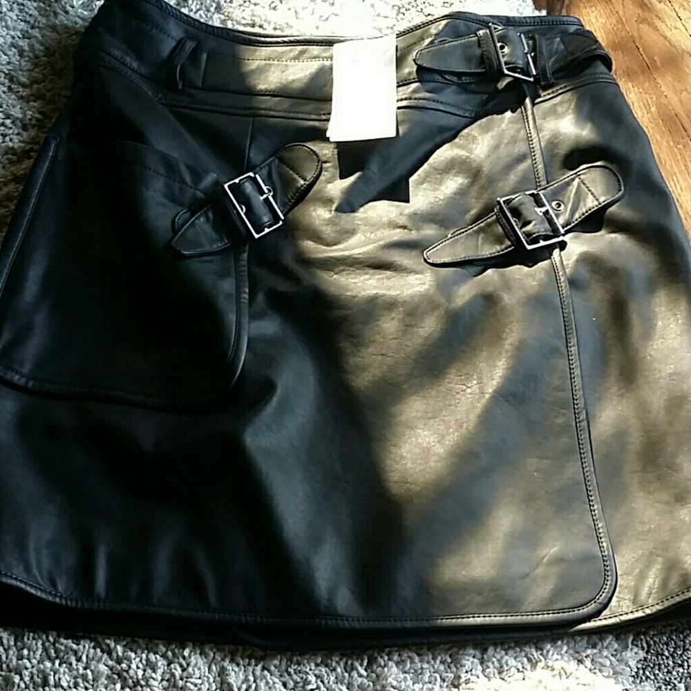 G by Giuliana Rancic faux leather skirt